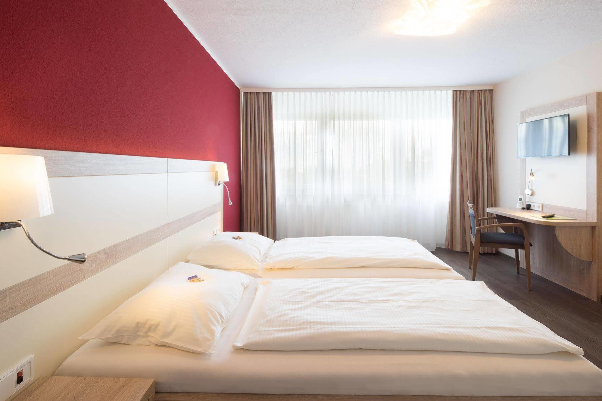 Gda Hotel Neustadt an der Weinstraße Buitenkant foto